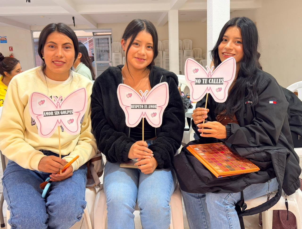TALLER DE AUTOMAQUILLAJE Y AUTOCUIDADO
